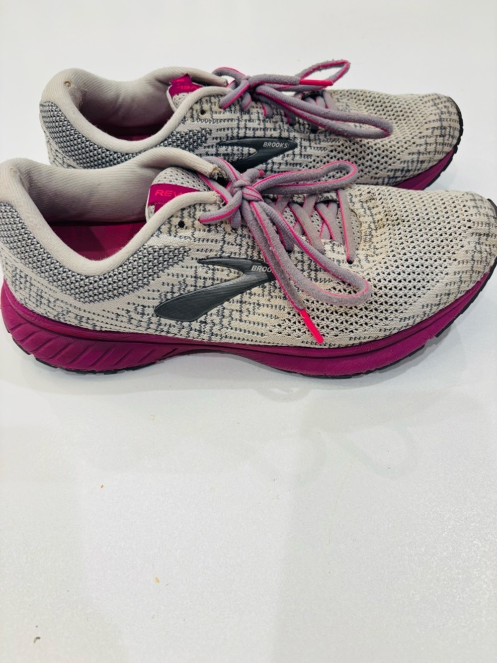 Brooks Women's Running Sneakers in Pink & Gray size 10 - Picture 5 of 9